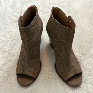 Restricted Ankle Boots